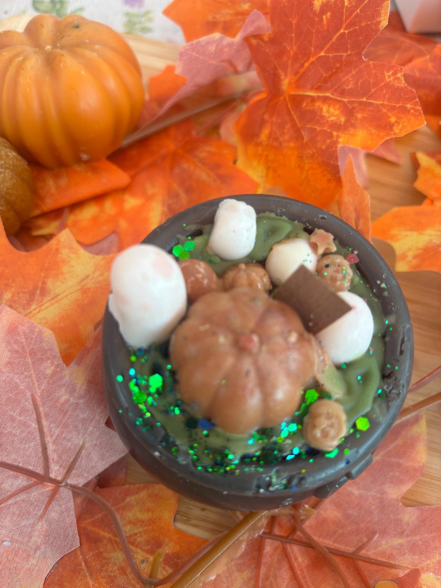 Cauldron candle, pumpkin spice scent. Autumn Decoration | Fall Witchy halloween candle crackling wick
