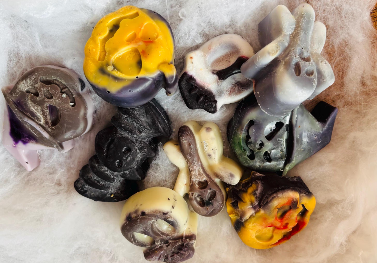 Halloween Wax Melts ~ Pumpkin Spice Scent ~ ghost/pumpkin/witch/skulls, unique gift Handmade