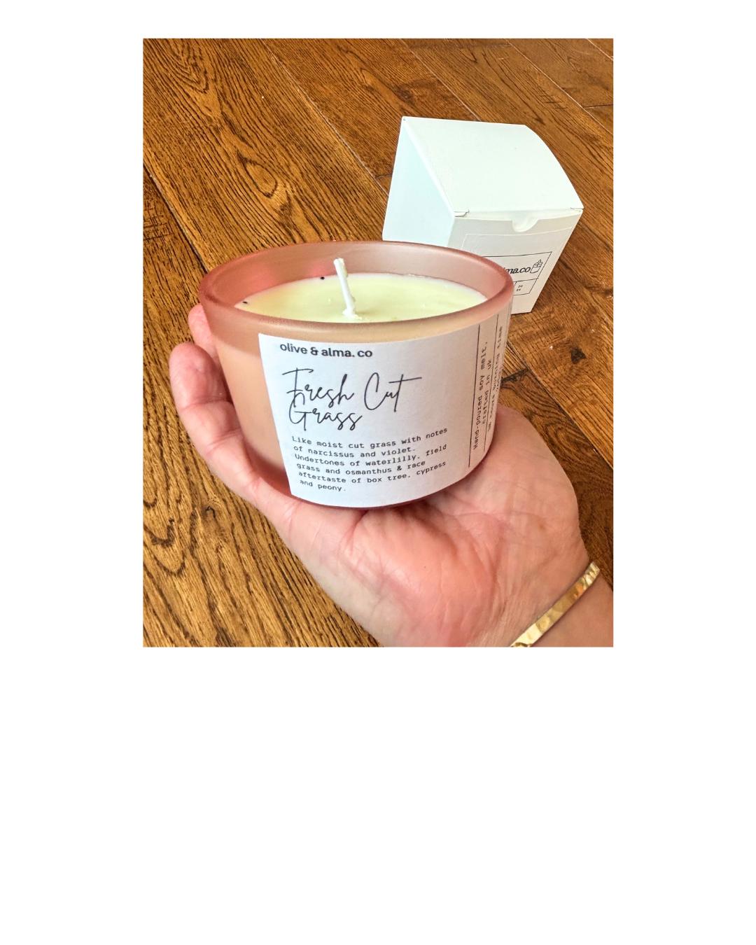 Container candle cherry ameretto scent with bamboo lid , boho, gift, apothecary style, natural, free customisation, fast delivery.