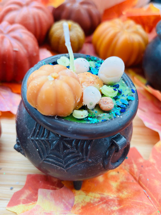 Cauldron candle, pumpkin spice scent. Autumn Decoration | Fall Witchy halloween candle crackling wick