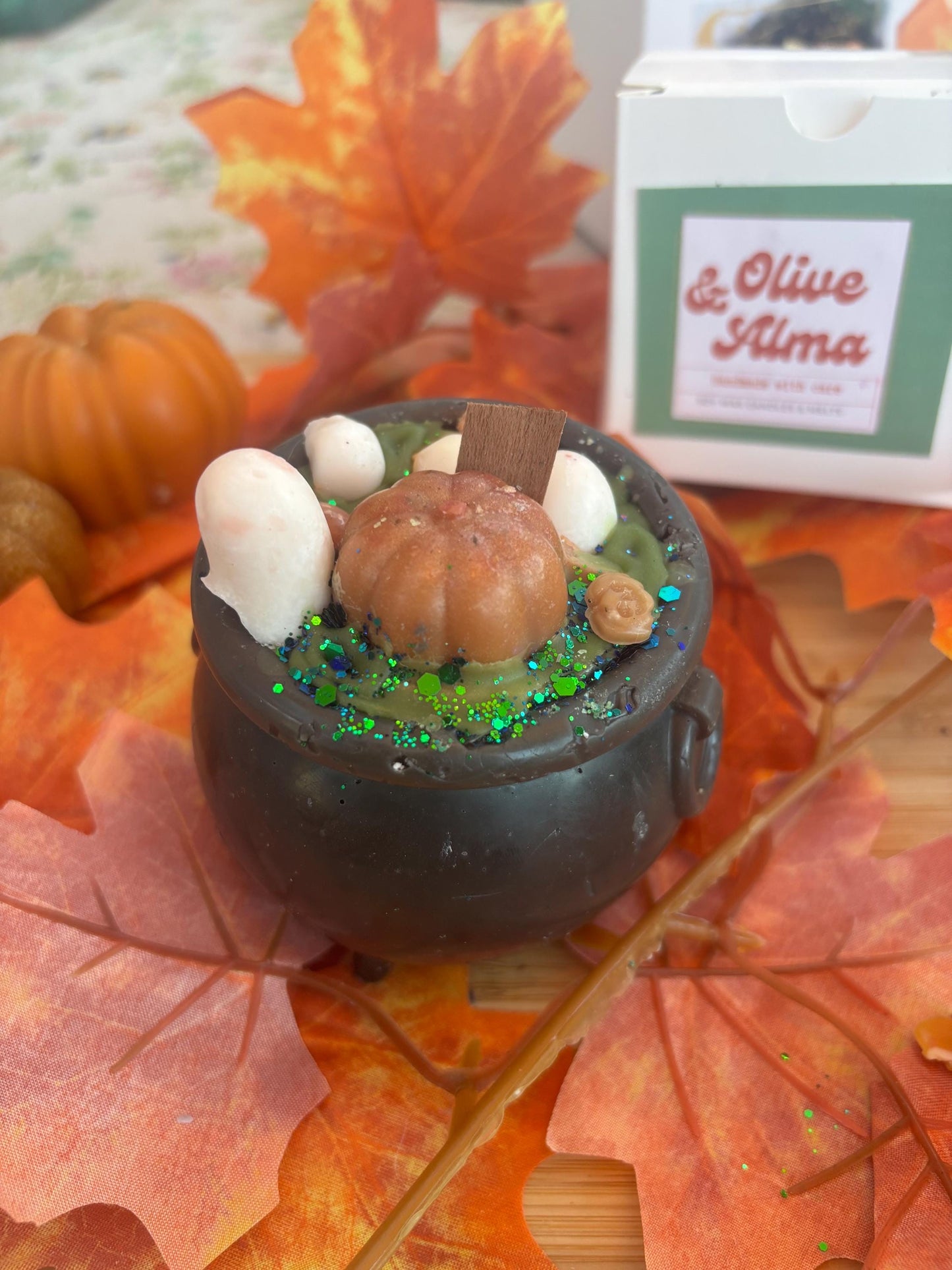 Cauldron candle, pumpkin spice scent. Autumn Decoration | Fall Witchy halloween candle crackling wick
